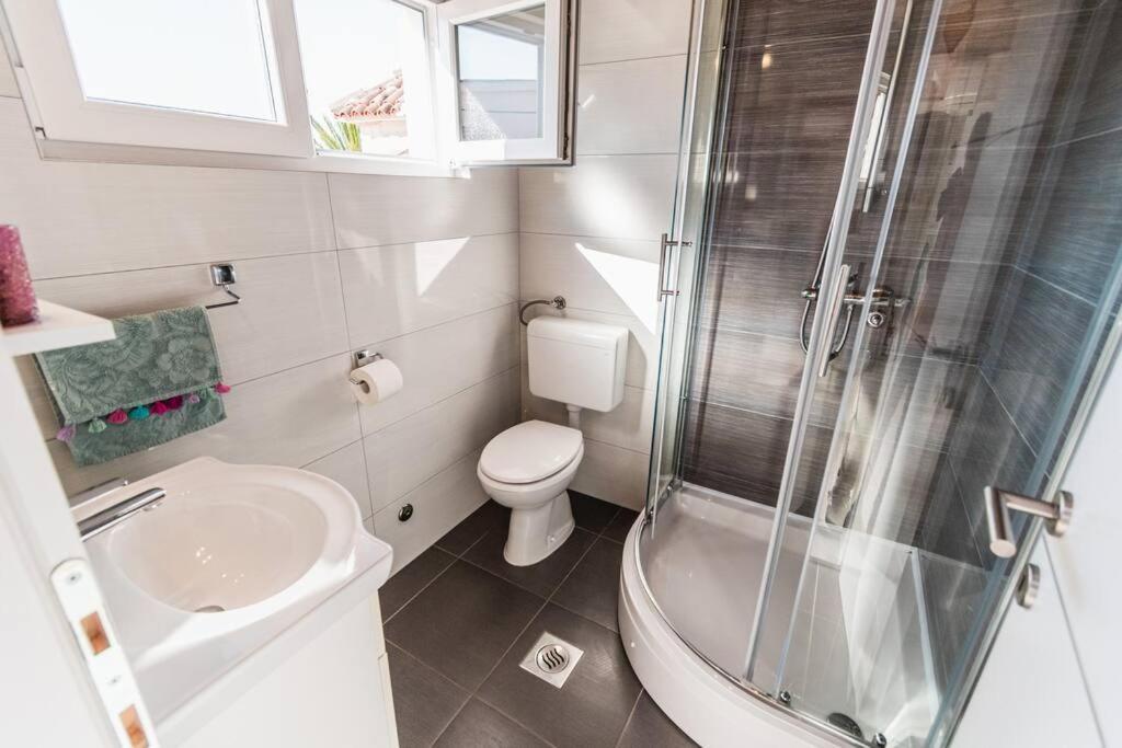 Holiday Home Marina-Renovated House In City Center Rogoznica  Exterior photo
